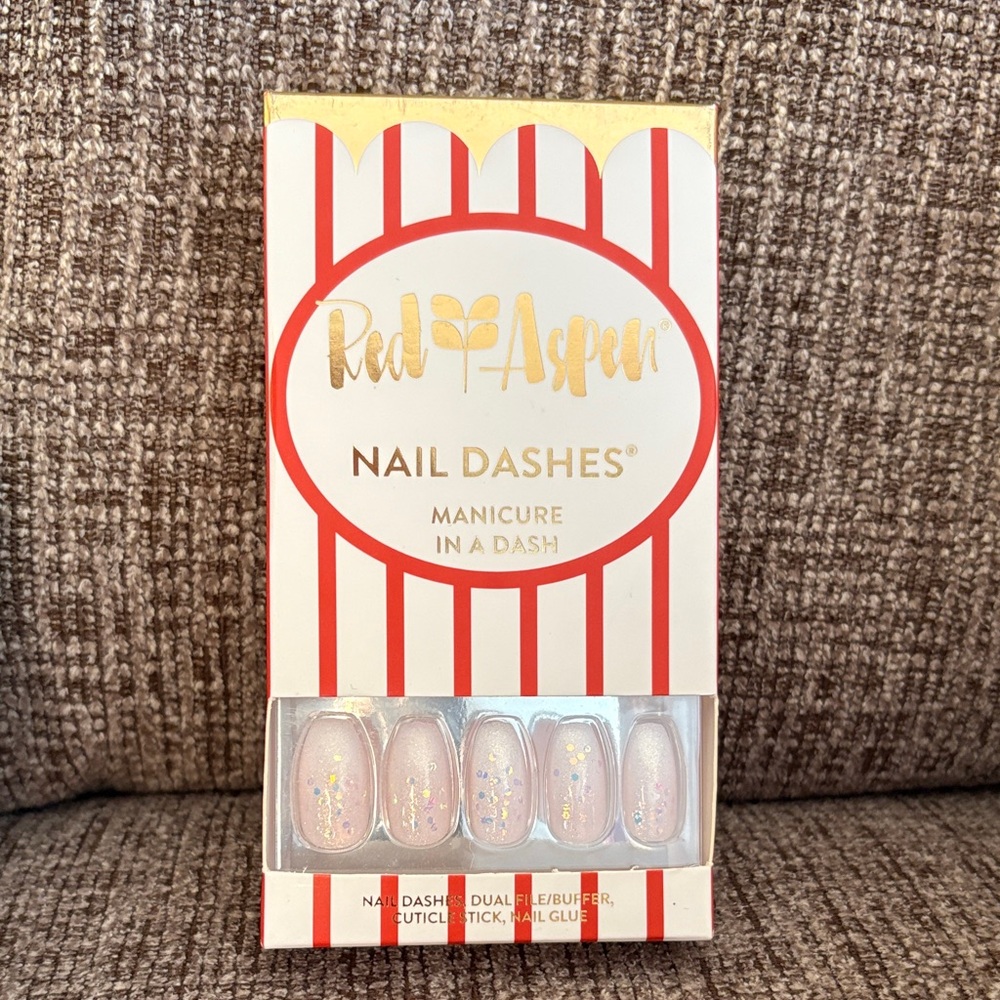 Red Aspen white w/glitter medium coffin Nail Dashes